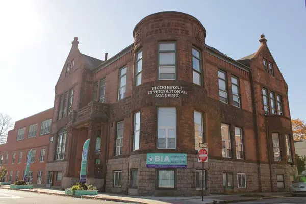 Du học Mỹ trường Bridgeport International Academy