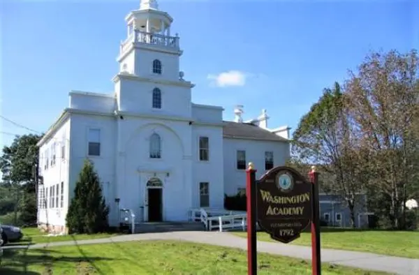 TRƯỜNG TRUNG HỌC WASHINGTON ACADEMY BANG MAINE
