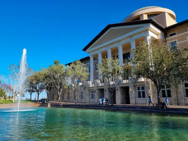 Soka University of America