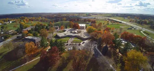 TRƯỜNG TRUNG HỌC MAUR HILL - MOUNT ACADEMY BANG KANSAS