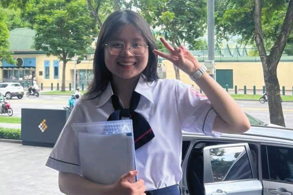 Đoàn Bách Hợp